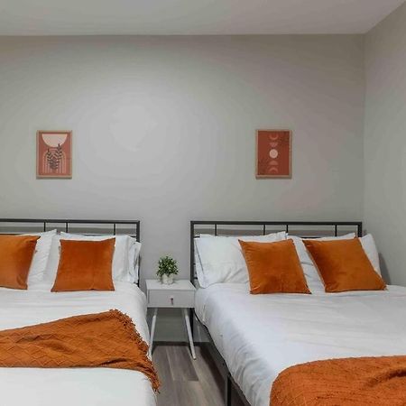 Pumpkin Premise By Airport, 5 Beds, Sleeps 8, Book 7 Days, Get 20 Percent Off Lejlighed Newark Eksteriør billede