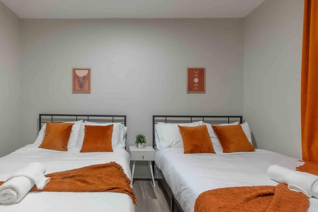 Pumpkin Premise By Airport, 5 Beds, Sleeps 8, Book 7 Days, Get 20 Percent Off Lejlighed Newark Eksteriør billede