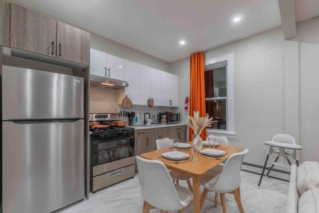 Pumpkin Premise By Airport, 5 Beds, Sleeps 8, Book 7 Days, Get 20 Percent Off Lejlighed Newark Eksteriør billede